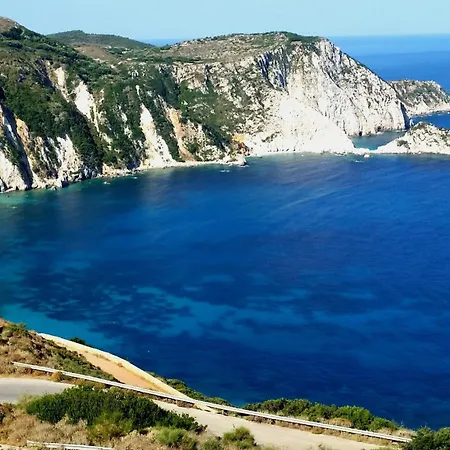 Willa Wonderful Kefalonia - 2 Bedrooms - Solemare - Stunning Mountain Views And Private Pool - Pesada *