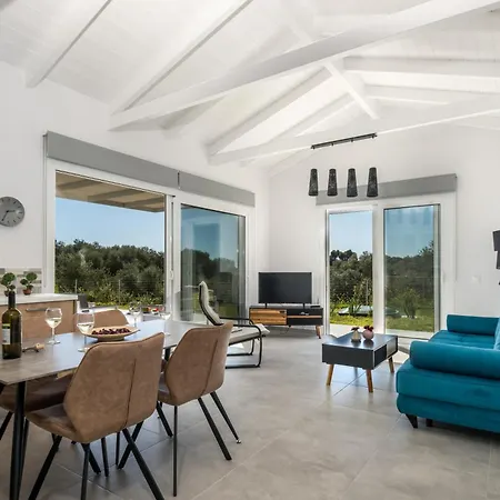 Wonderful Kefalonia - 2 Bedrooms - Solemare - Stunning Mountain Views And Private Pool - Pesada Willa Pesádha